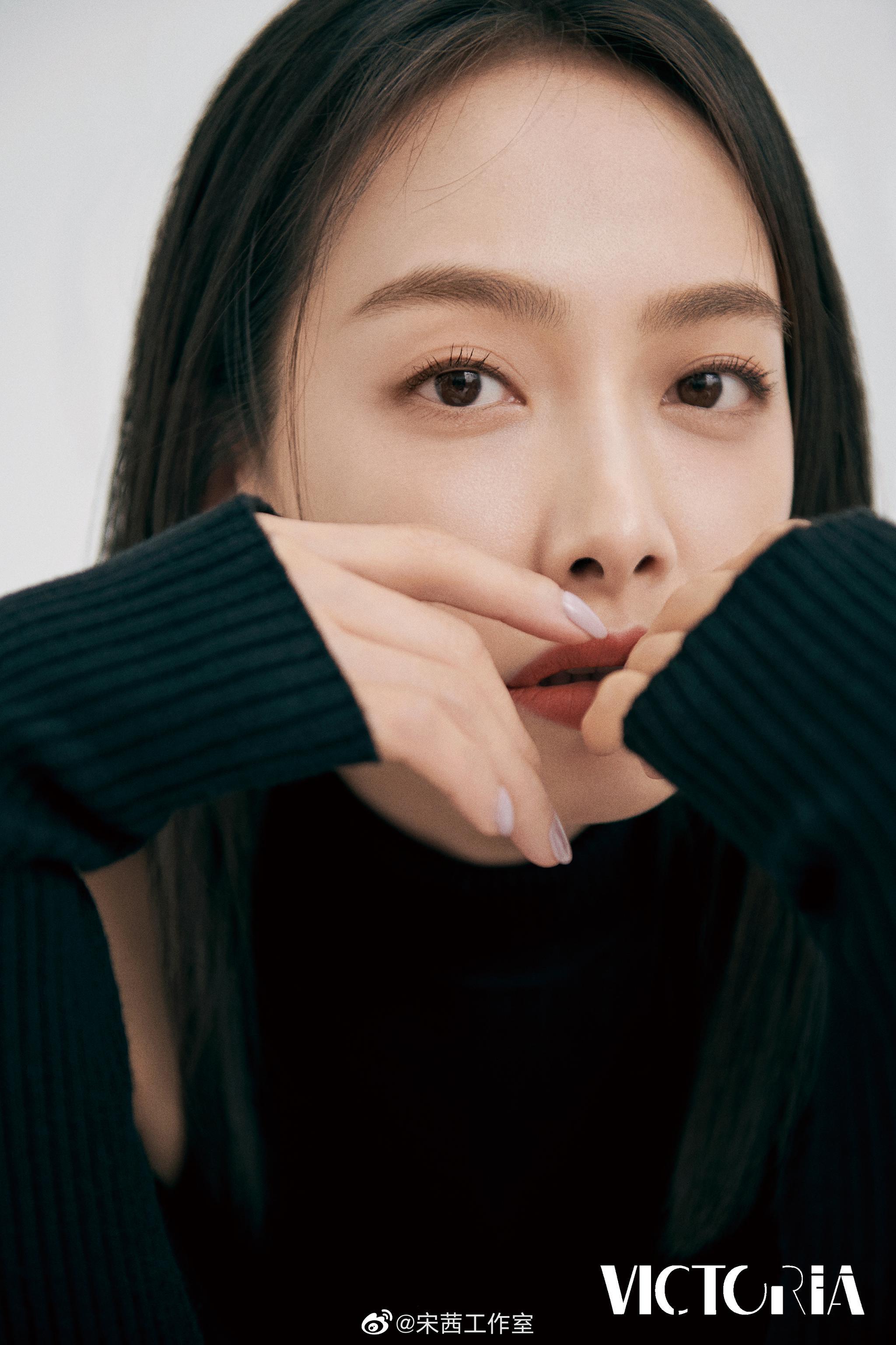 眼含柔情风月,节奏诉诸感官 身姿尽情舒展……|宋茜|victoria_新浪