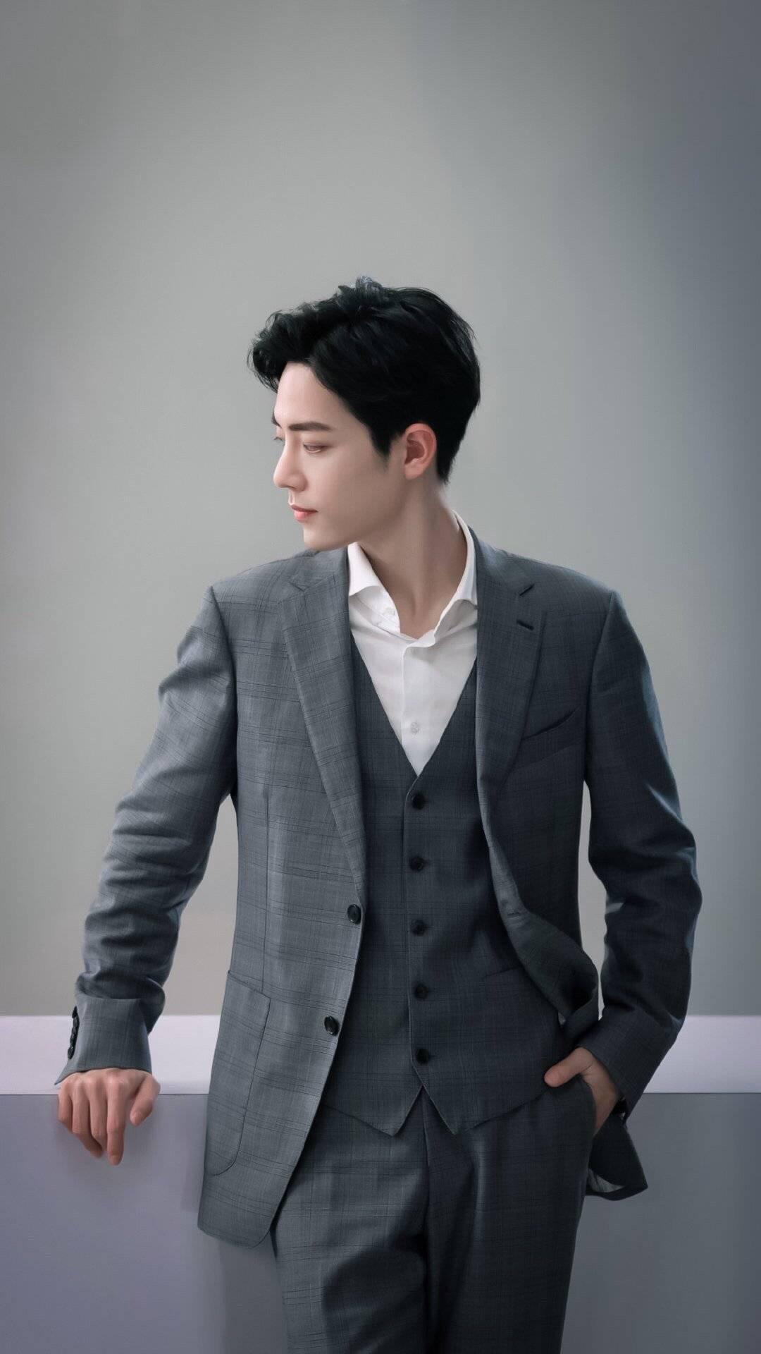 肖战优越的身材搭配西装是真的绝