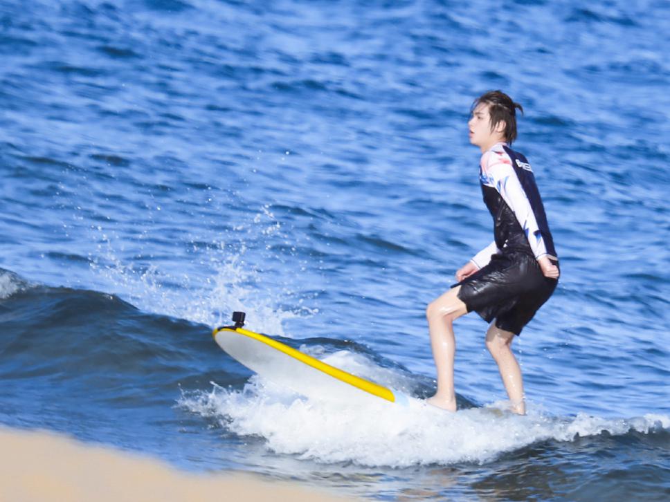 逃离炎热……|黄明昊|王琳凯|海风_新浪新闻