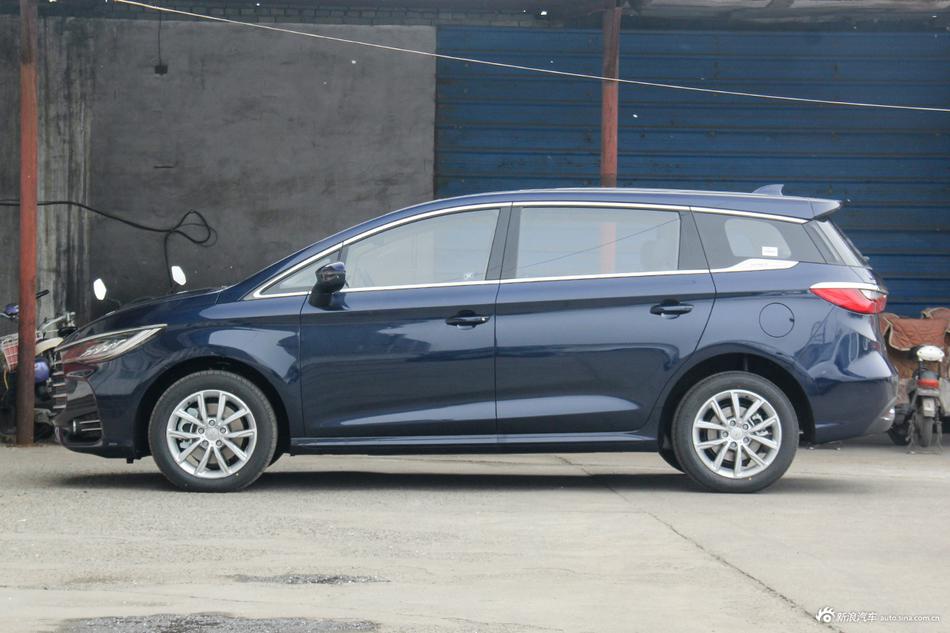  2019款比亚迪宋MAX 1.5T手动智联睿逸型6座国V