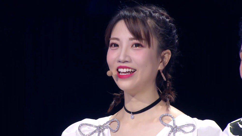 恭喜周爽成功牵手4号男嘉宾,祝他们今后的生活能够甜甜蜜蜜