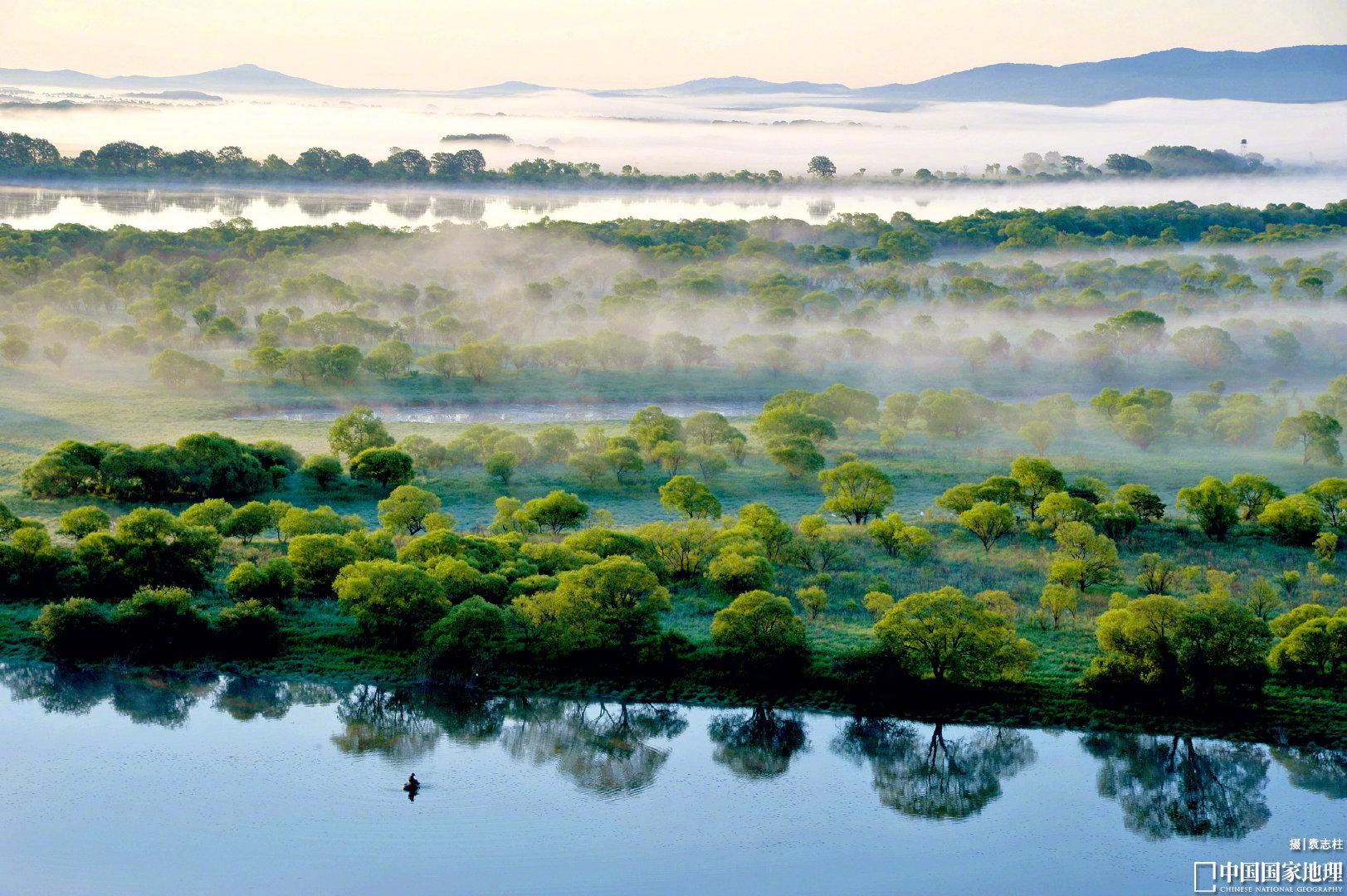 作为中俄两国的界江,乌苏里江从南向北缓缓流淌……中国国家地理 2020