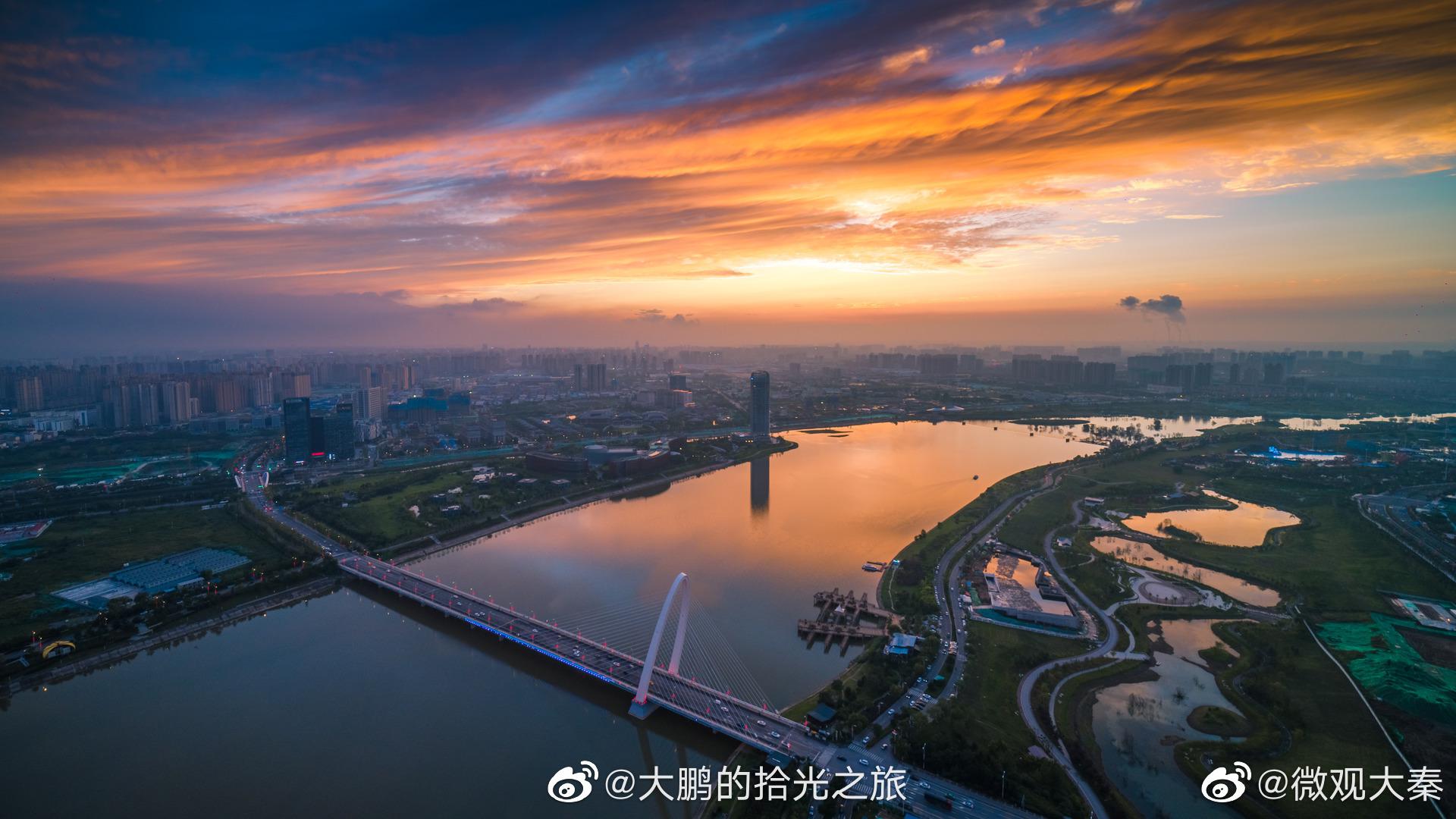 西安浐灞丨含烟惹雾每依依,万绪千条拂落晖