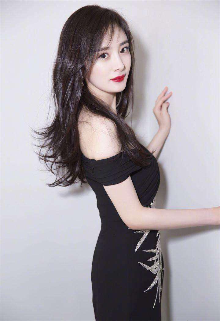 赵丽颖 杨幂 刘诗诗三位女明星的身材管理真叫人respect 说是标杆
