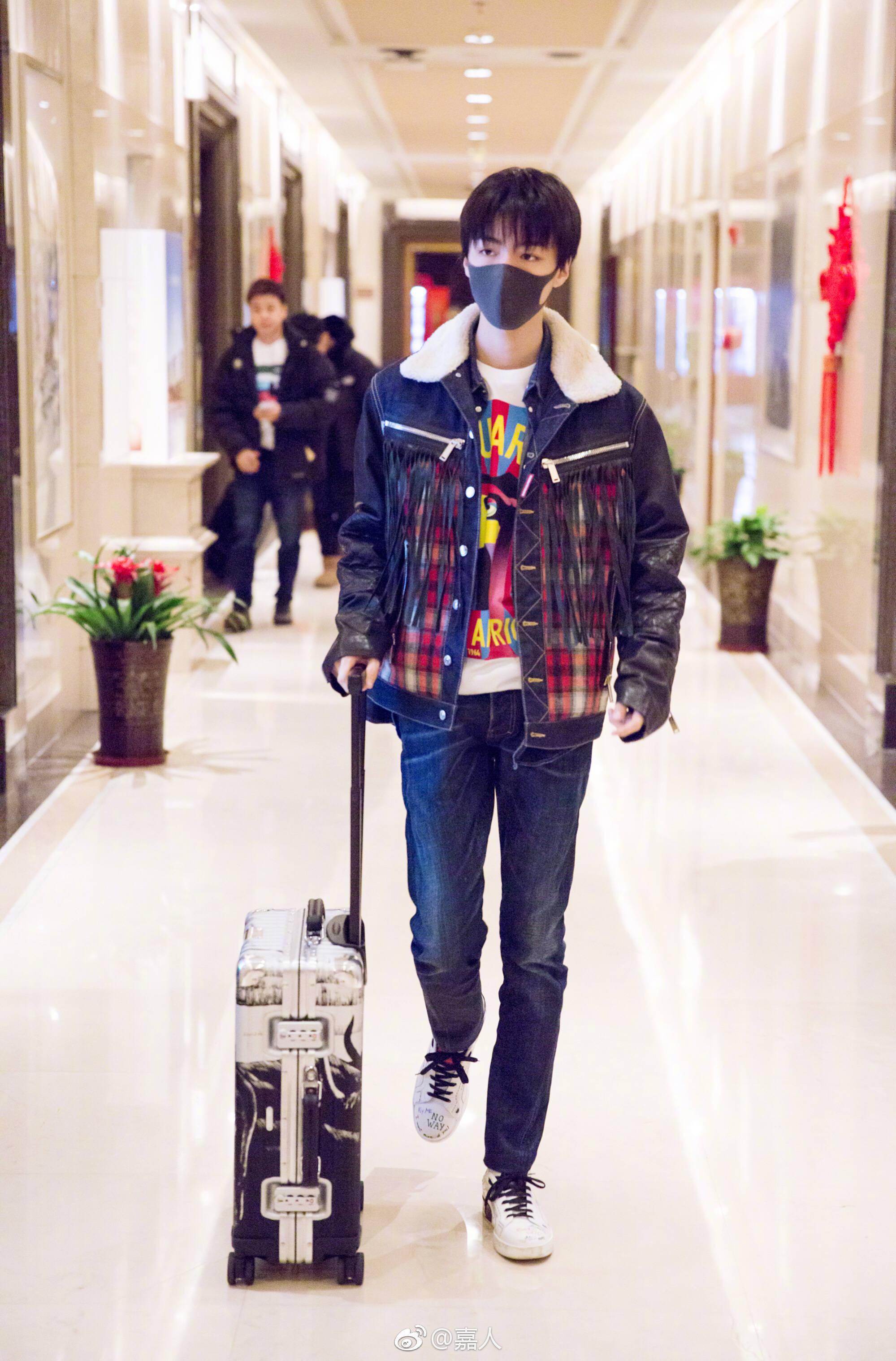 王俊凯牛仔衣男友风造型小合集,干净清爽,少年气十足