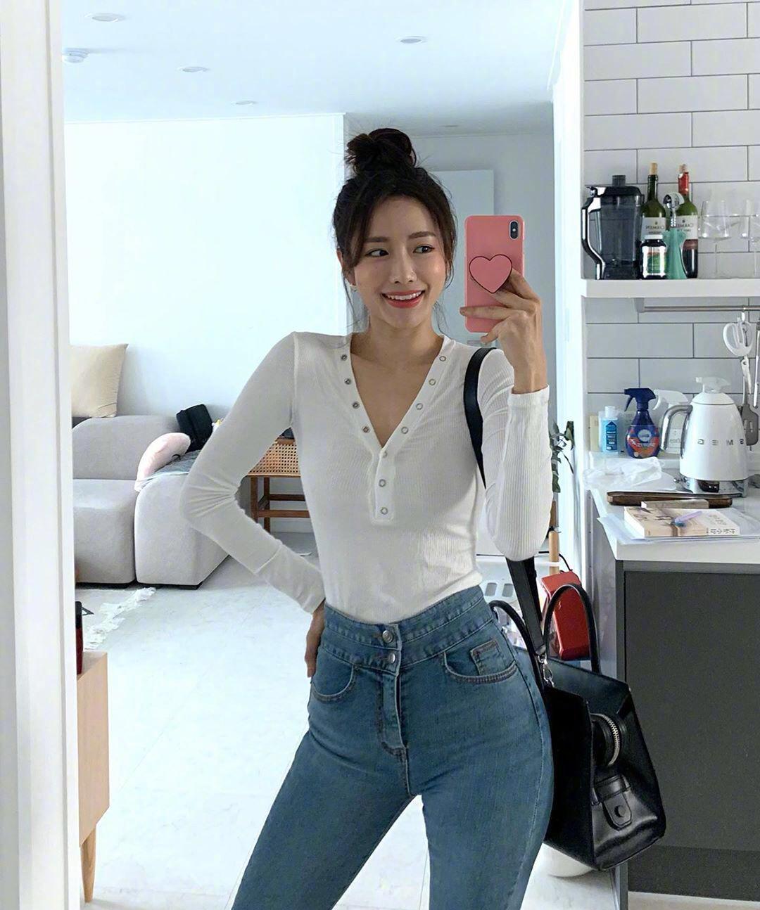 韩国美女健身教练babebani 的ins日常合集