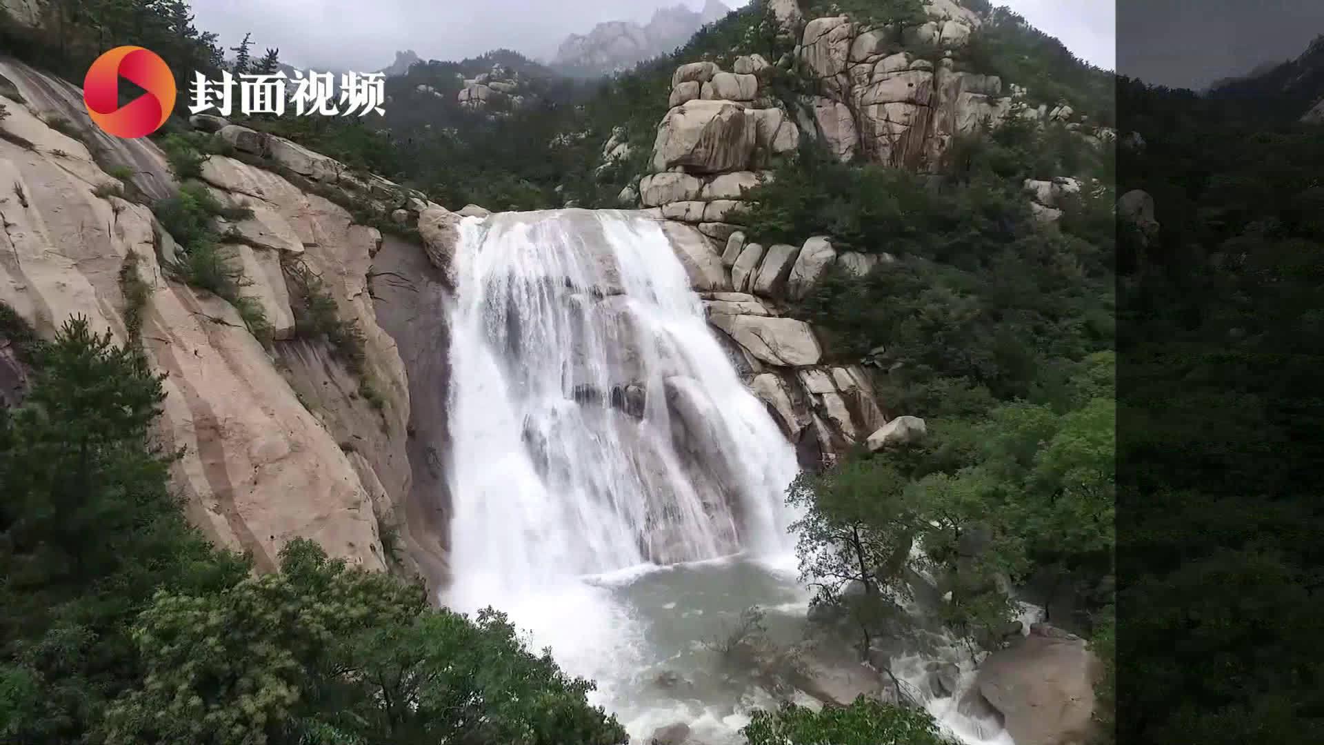航拍雨后青岛崂山景区 瀑布飞流直下宛如仙境_手机新浪网