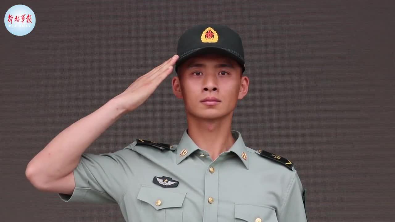 来了来了!仪仗大队仪仗兵教你敬军礼