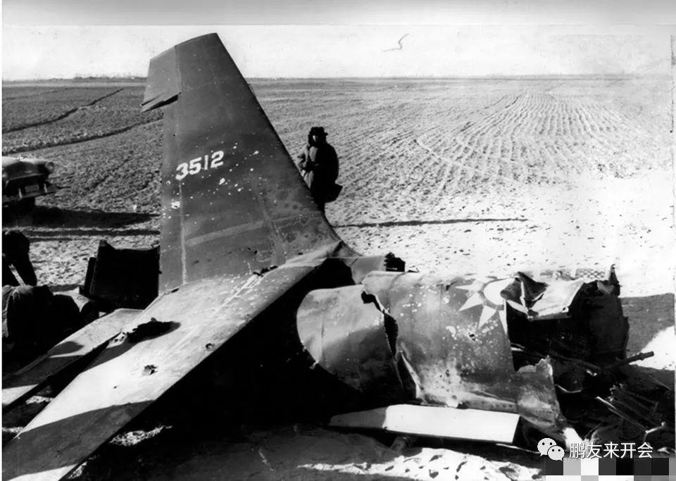 上图为一架被解放军击落的美蒋军u-2飞机的残骸.