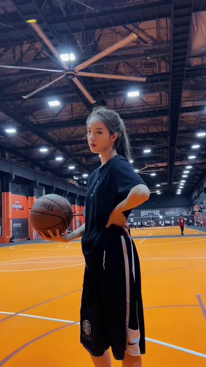 仲秋秋小姐姐真的长在我的审美点上又美又