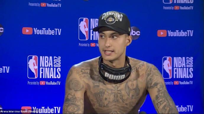 1809:裤子马这皮脂率行@不要想peach啊dd:谁没纹身谁尴尬@欲戴王冠