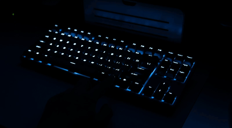 既能黑白灰,何必斑斕彩?杜伽K320白光限定版_新浪眾測