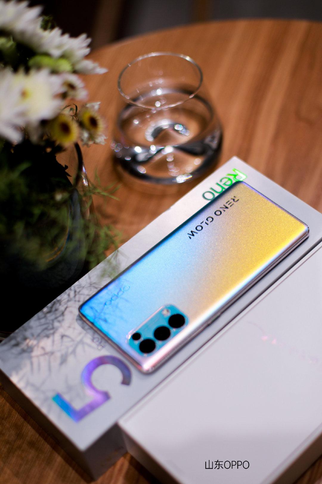 oppo官方放出reno5部分真机图赏星河入梦电致变色