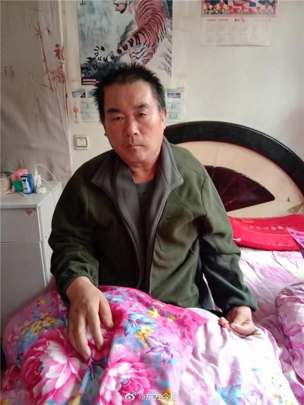山东扯被救人男子赴上海治疗 已能和家人正常交