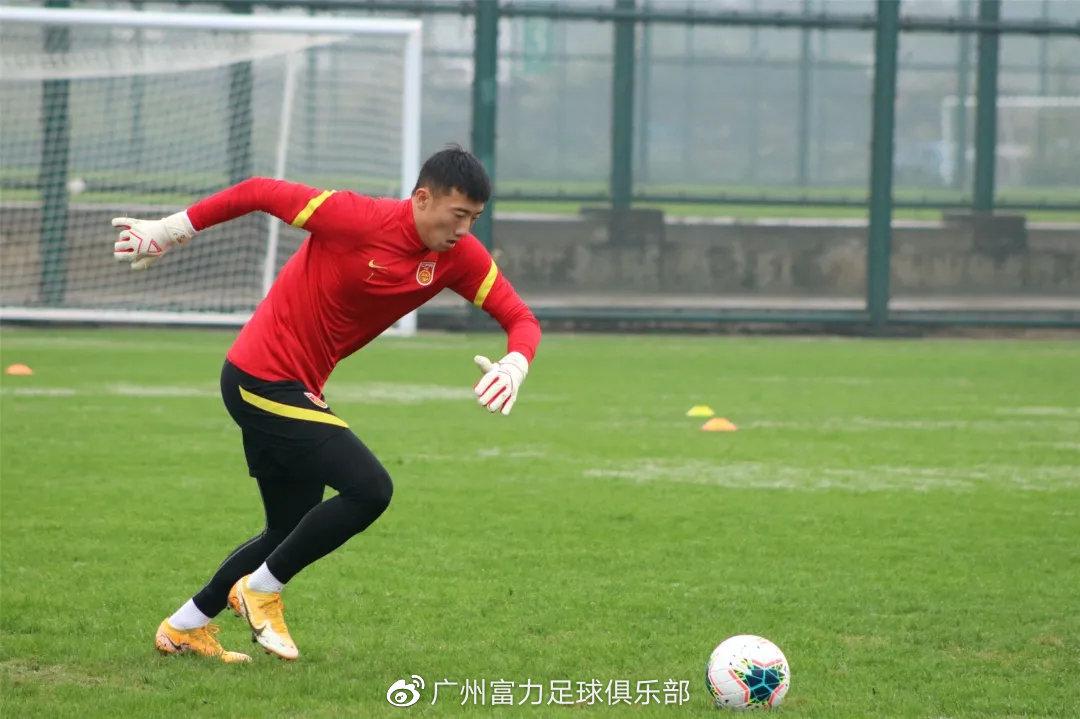 今年11月，韩佳奇入选新一期U-21国家男子足球队集训名单。