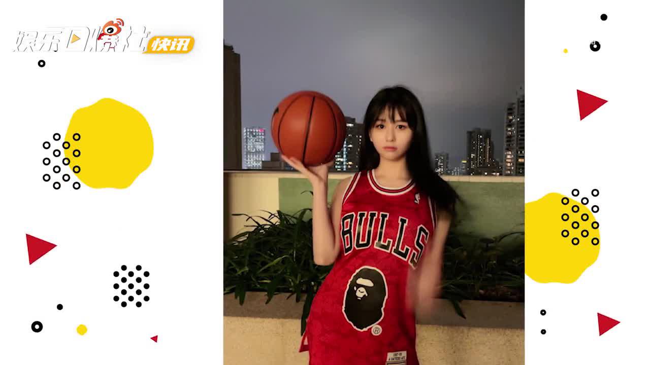 视频:邱淑贞女儿沈月cos赤木晴子 齐刘海黑长直清纯大长腿吸睛