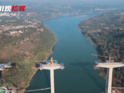 航拍广安过境高速渠江特大桥项目建设现场