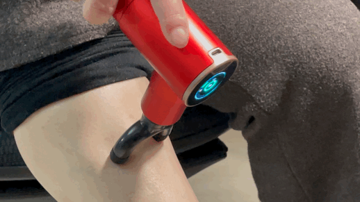 菠蘿君BOOSTER MINI 2智能筋膜槍按摩你的全身_新浪眾測