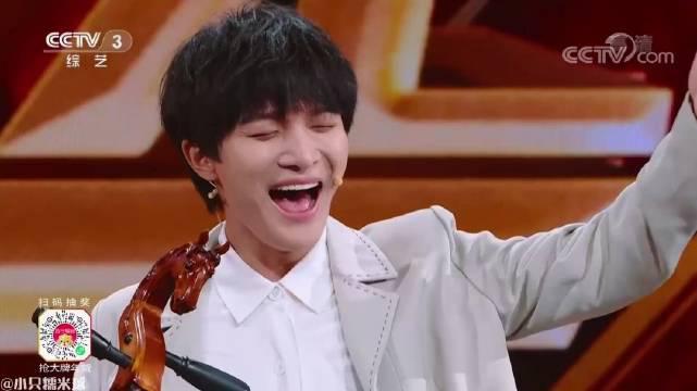 【直通春晚】周深 马头琴版本『达拉崩吧』 『大鱼』_手机新浪网
