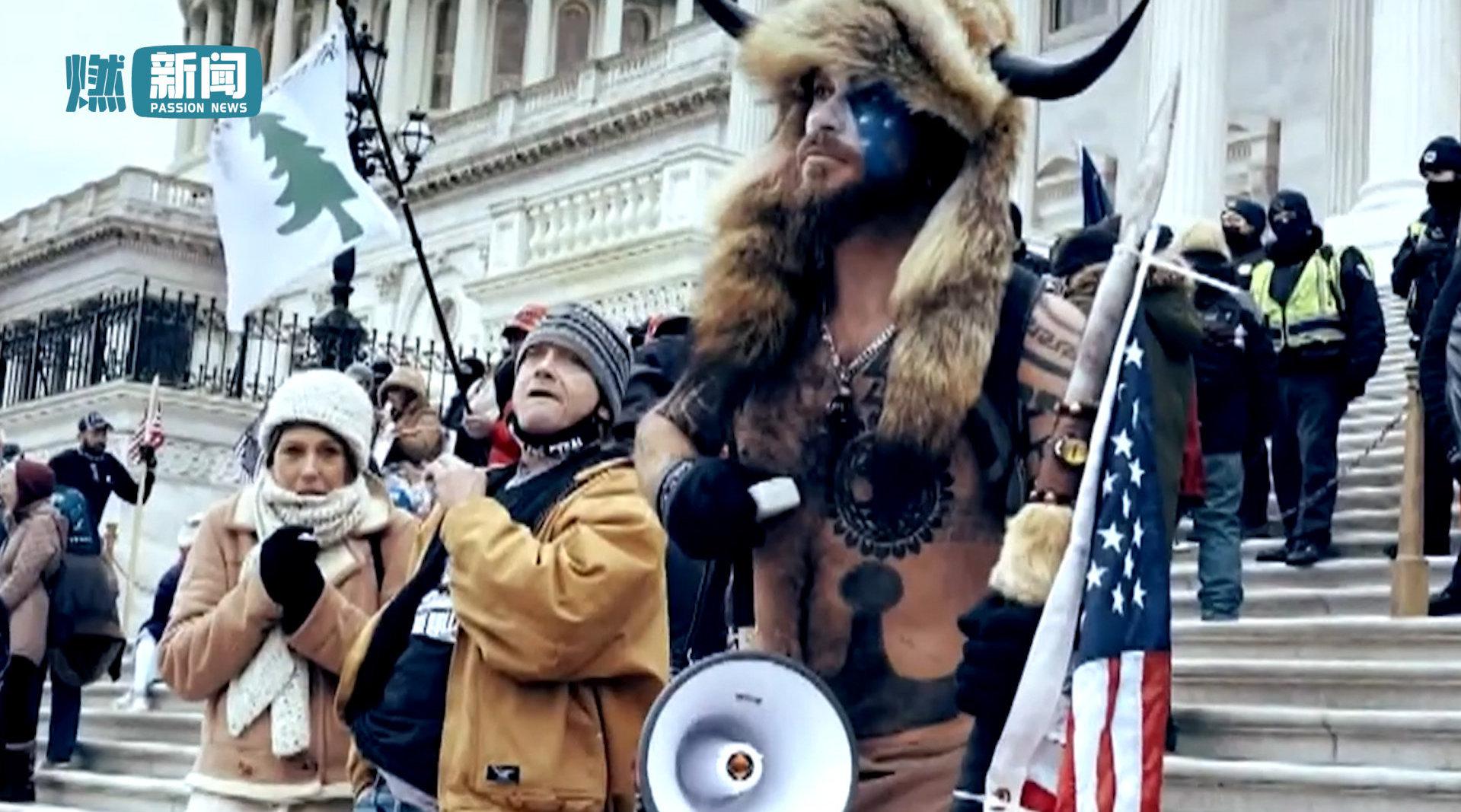 国会骚乱中网红牛头入狱后绝食 原因令人十分无语_手机新浪网