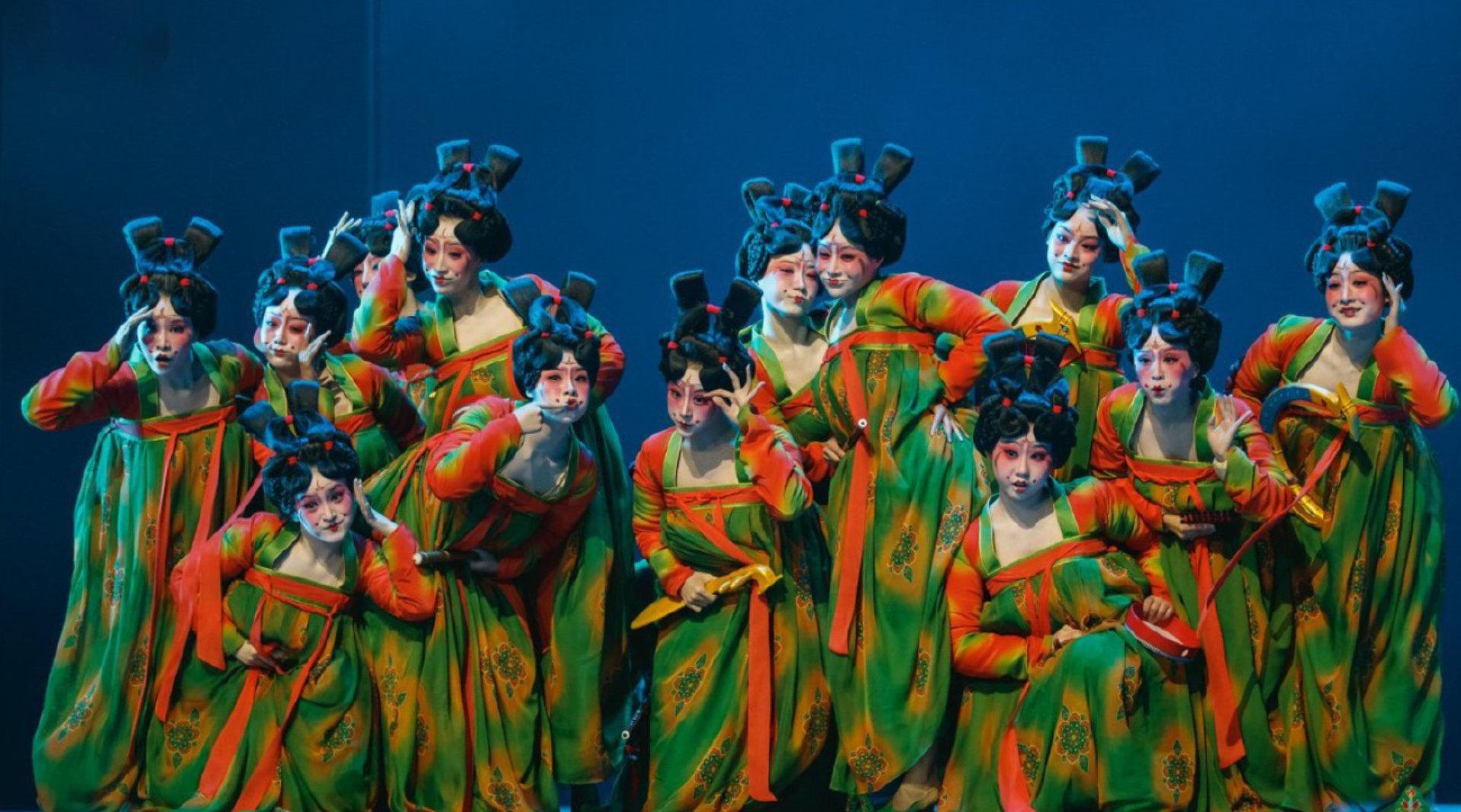 揭秘唐宫夜宴造型完成全过程 小姐姐口述梳头化妆酸爽经历