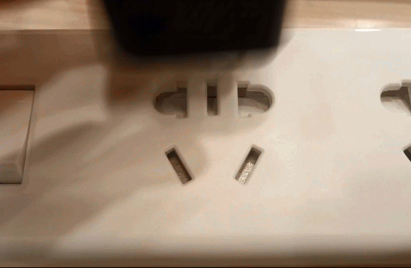快充高效與安全實用,網易智能插線板體驗_新浪眾測