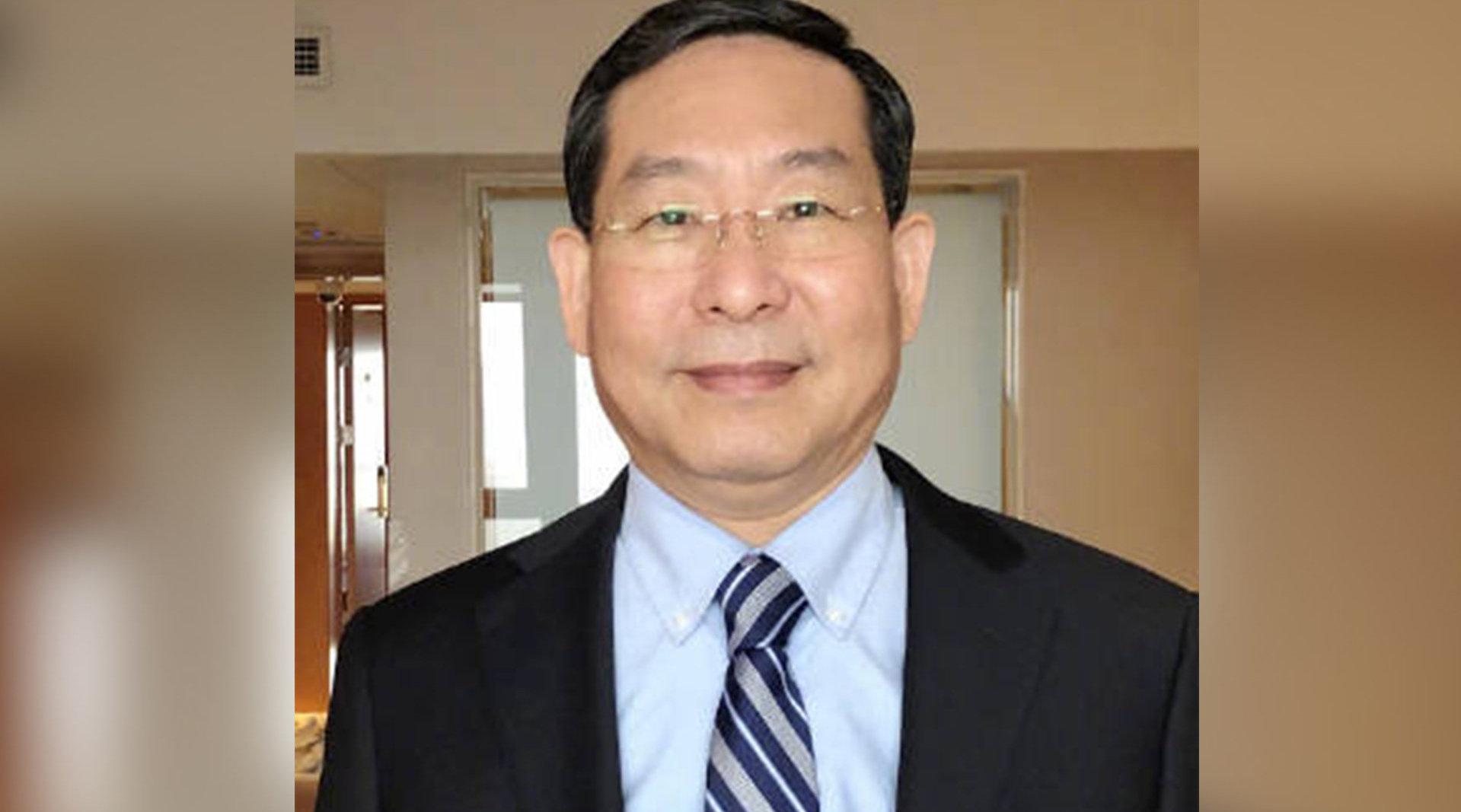 全国人大代表毕宏生:提倡从0岁开始防近视,建议手机不要进学校