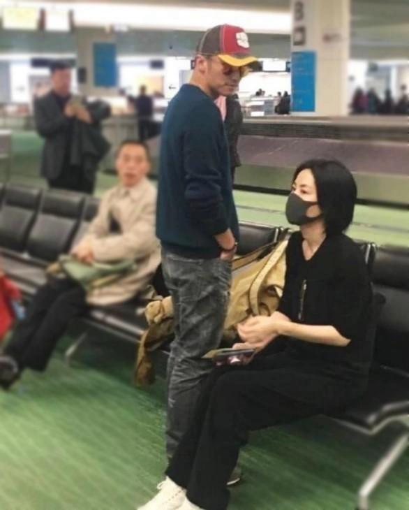 张柏芝谢霆锋被曝复婚 三胎儿子叫谢振天 手机新浪网 张柏芝谢霆锋被曝复婚 三胎儿子叫谢振天 手机新浪网