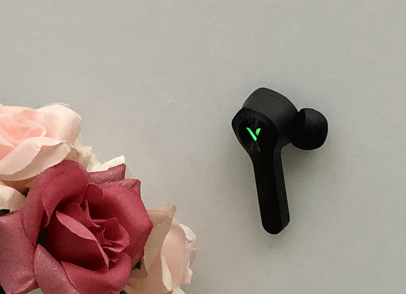超低延遲背光燈效激發電競激情雷柏VM700耳機_新浪眾測