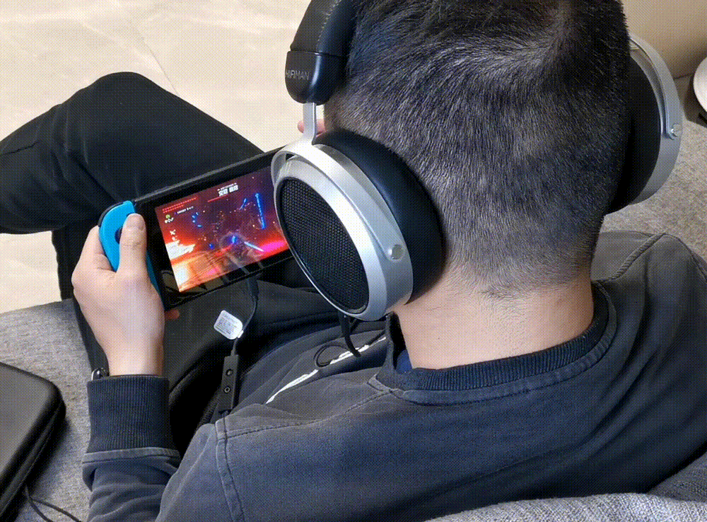 有線耳機釘子戶:創新Play! 4助你守住信仰_新浪眾測