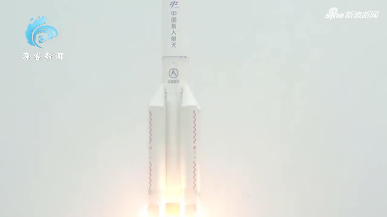 现场!台湾省在天和核心舱发射直播中露脸 飞越镜头持续30多秒