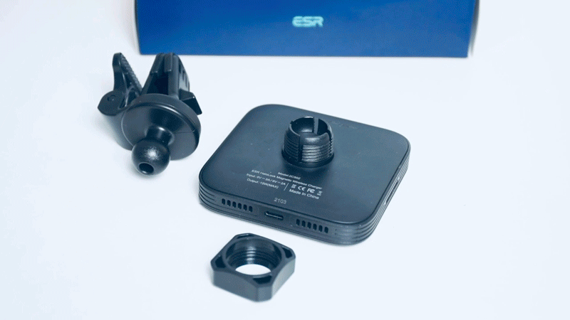 既是磁吸無線充電器,也是車載手機支架_新浪眾測