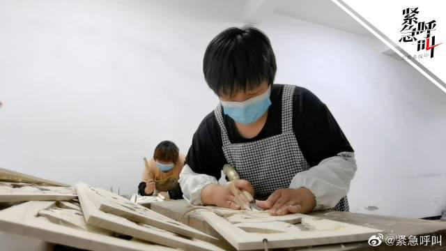 匠人谈曹县出口日本棺木雕刻：机器无法做出手工的光滑效果