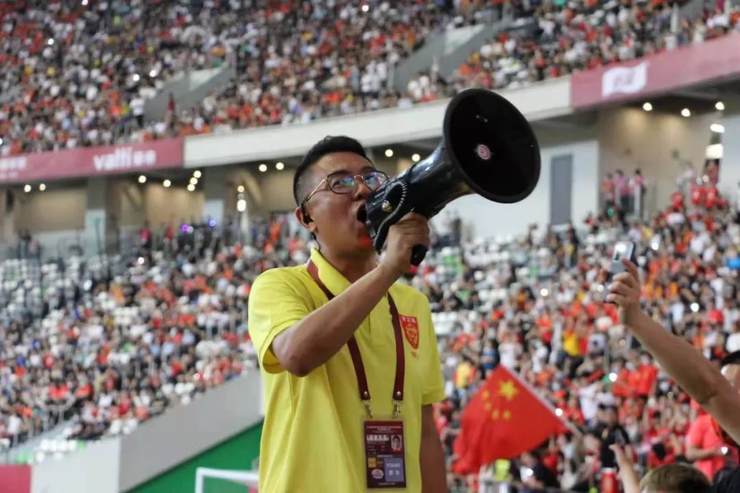 国足唯一远征球迷花4万买机票 目前仍滞留阿联酋 亚博体育资讯 第4张-亚博体育导航 国足唯一远征球迷花4万买机票 目前仍滞留阿联酋
