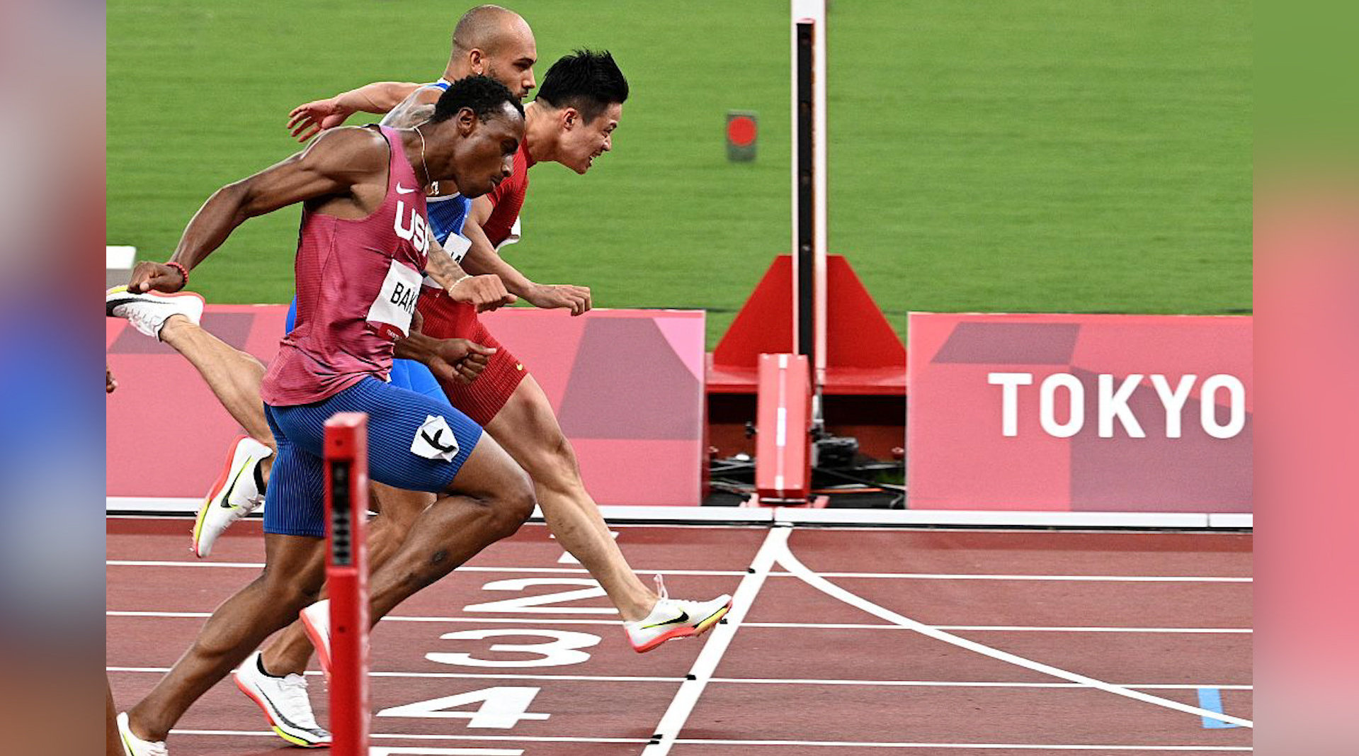 9秒83!苏炳添创造历史 冲线瞬间曝光 与第二三名相差毫厘之间