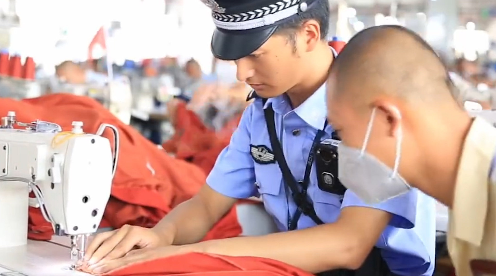 监狱里面怎么过？四川监狱有缝纫培训班