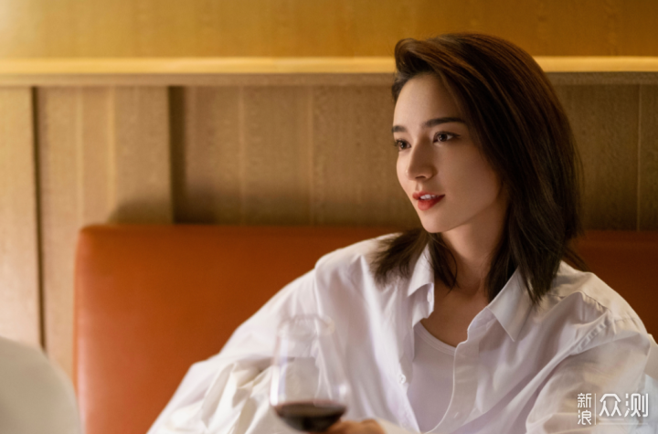 在w世界,高子芮遇到了晓晓,为了回到了m世界,他开始接近晓晓,一个啼笑