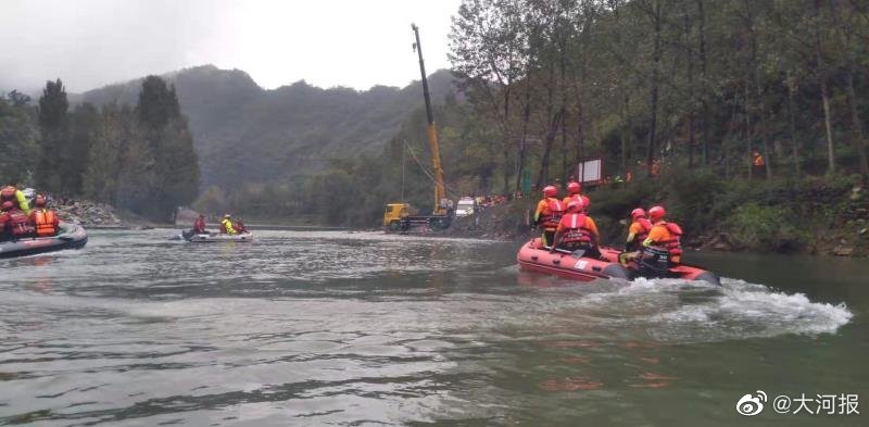 济源俩救人失联干部搜救最新消息:首次下水搜救无果，水下机器人加入，与潜水员二次下水搜救