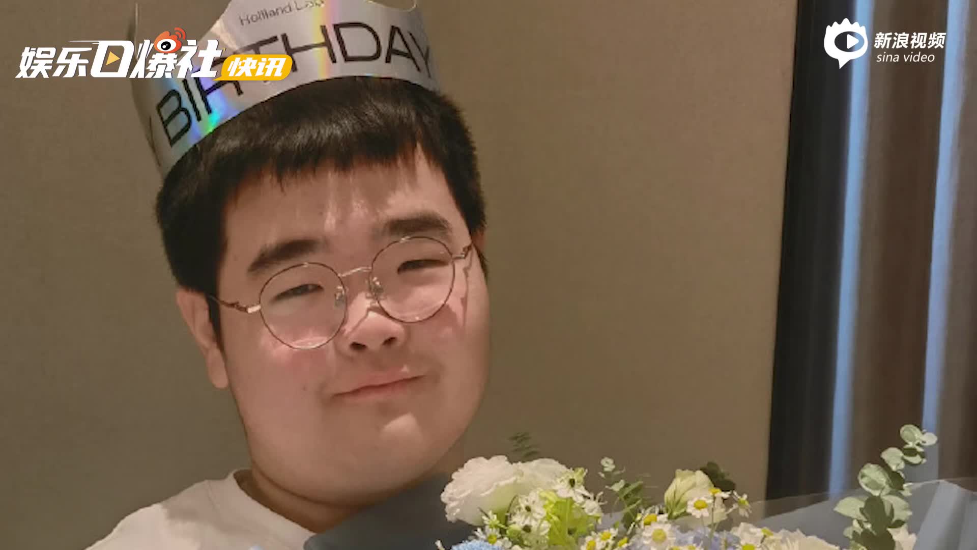 视频乡村爱情谢飞机近照曝光网友称其是等比例长大