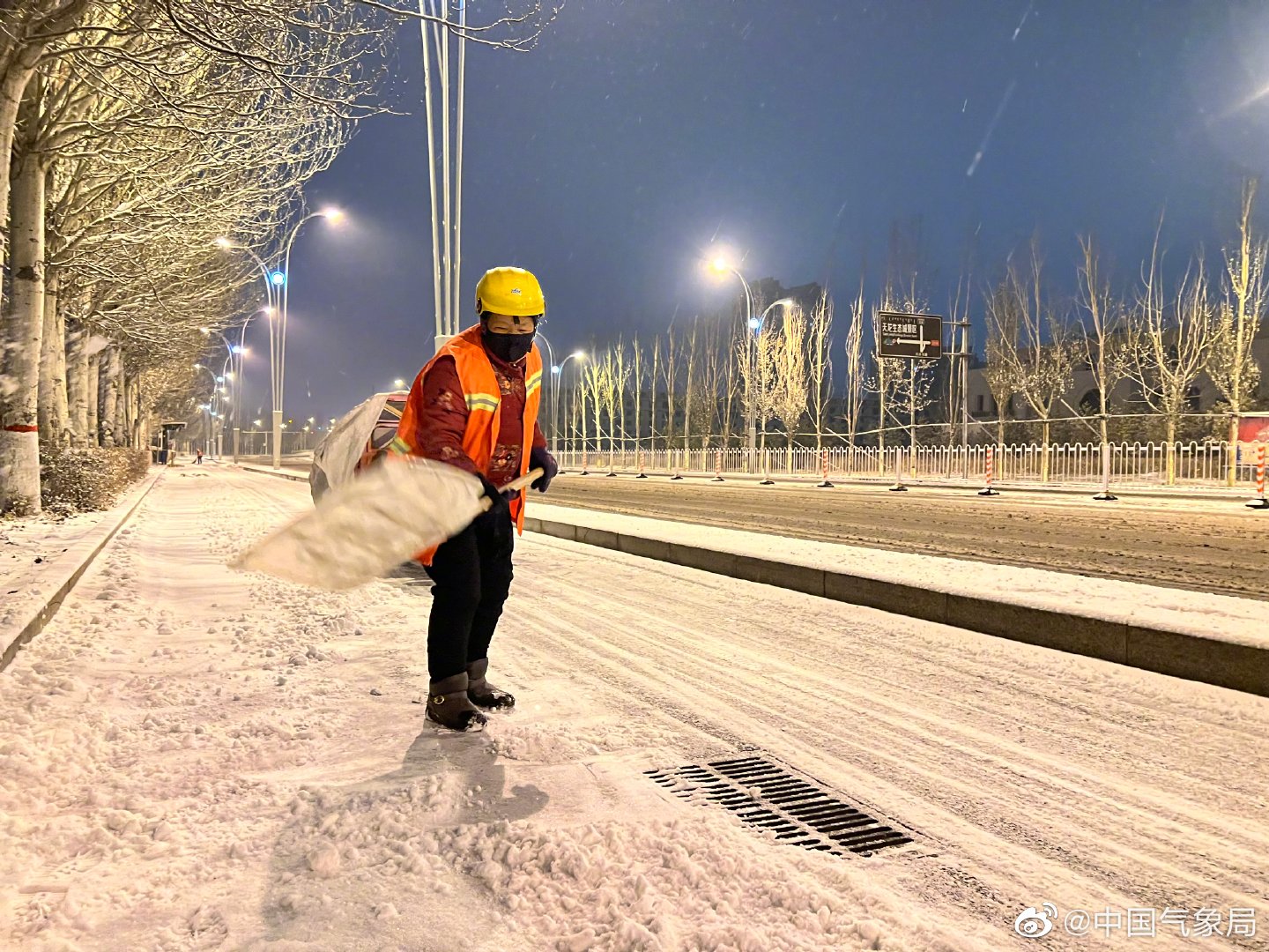 内蒙古包头出现大范围降雪天气_手机新浪网