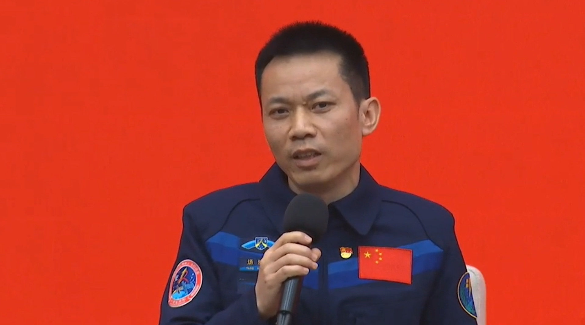 中国航天员睡觉时也能及时收到报警信息 汤洪波：能睡个安稳觉！