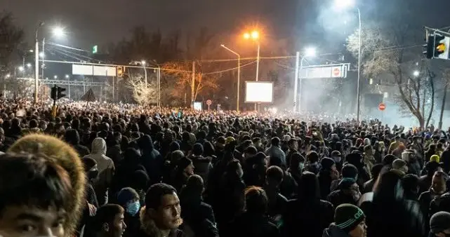 哈萨克斯坦乱了！总统接受政府辞职，总统令即日起生效