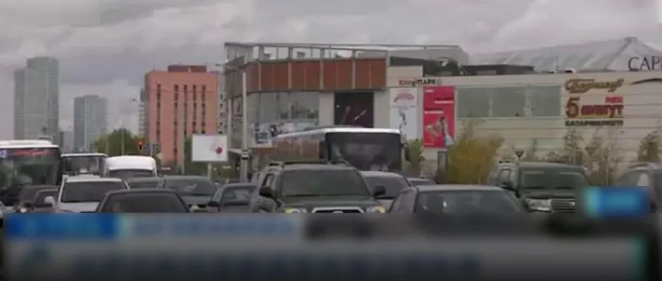 所有金融机构暂停运行！所有航班一度取消！哈萨克斯坦抗议活动已致8名执法人员死亡，317人受伤→