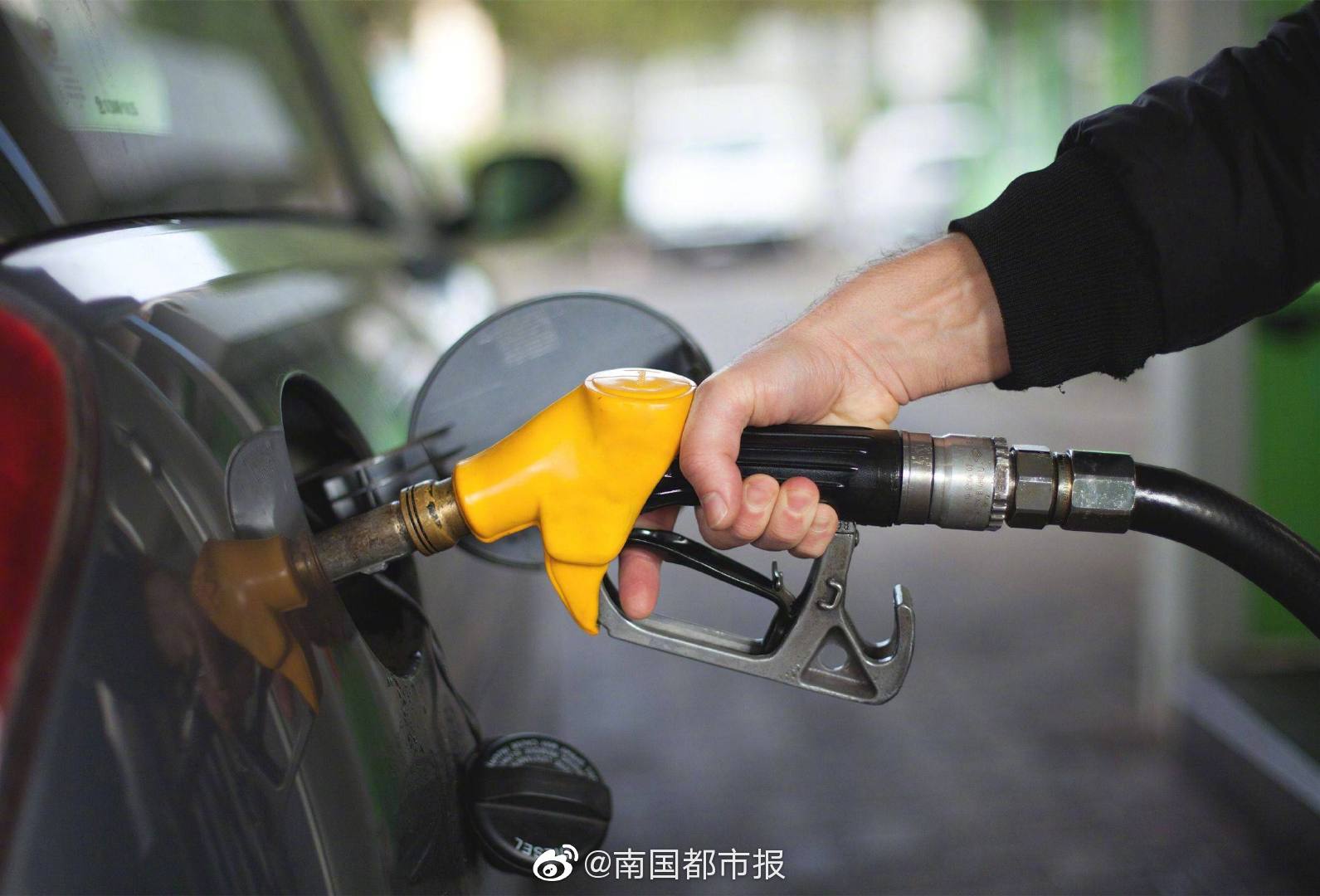 2022年第一次油价上涨 加满一箱油要多花14元左右