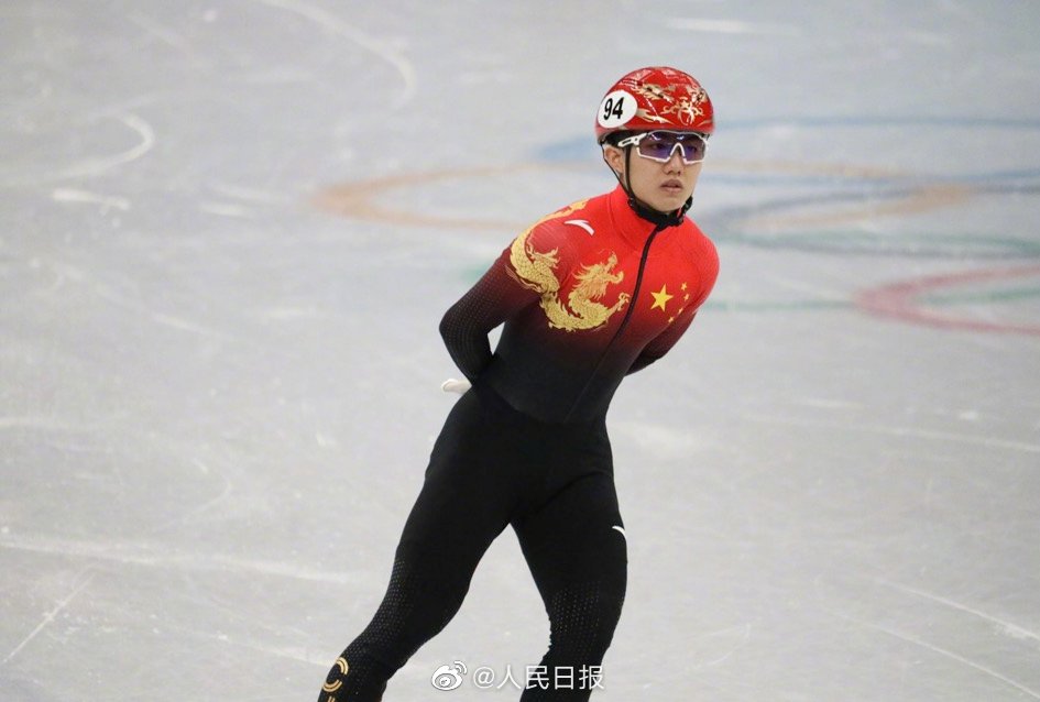 短道速滑男子1000米预赛李文龙位列小组第三