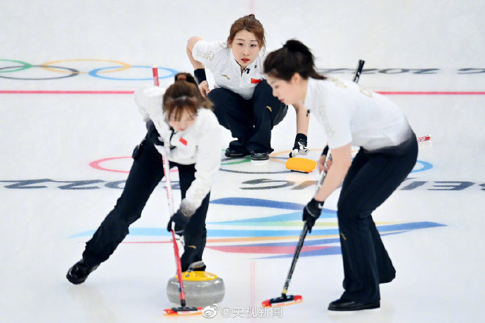 中国女子冰壶战胜加拿大队插图1
