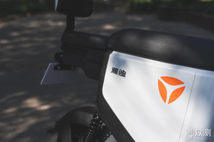雅迪欧逸48v15ah款配置给足价格真香