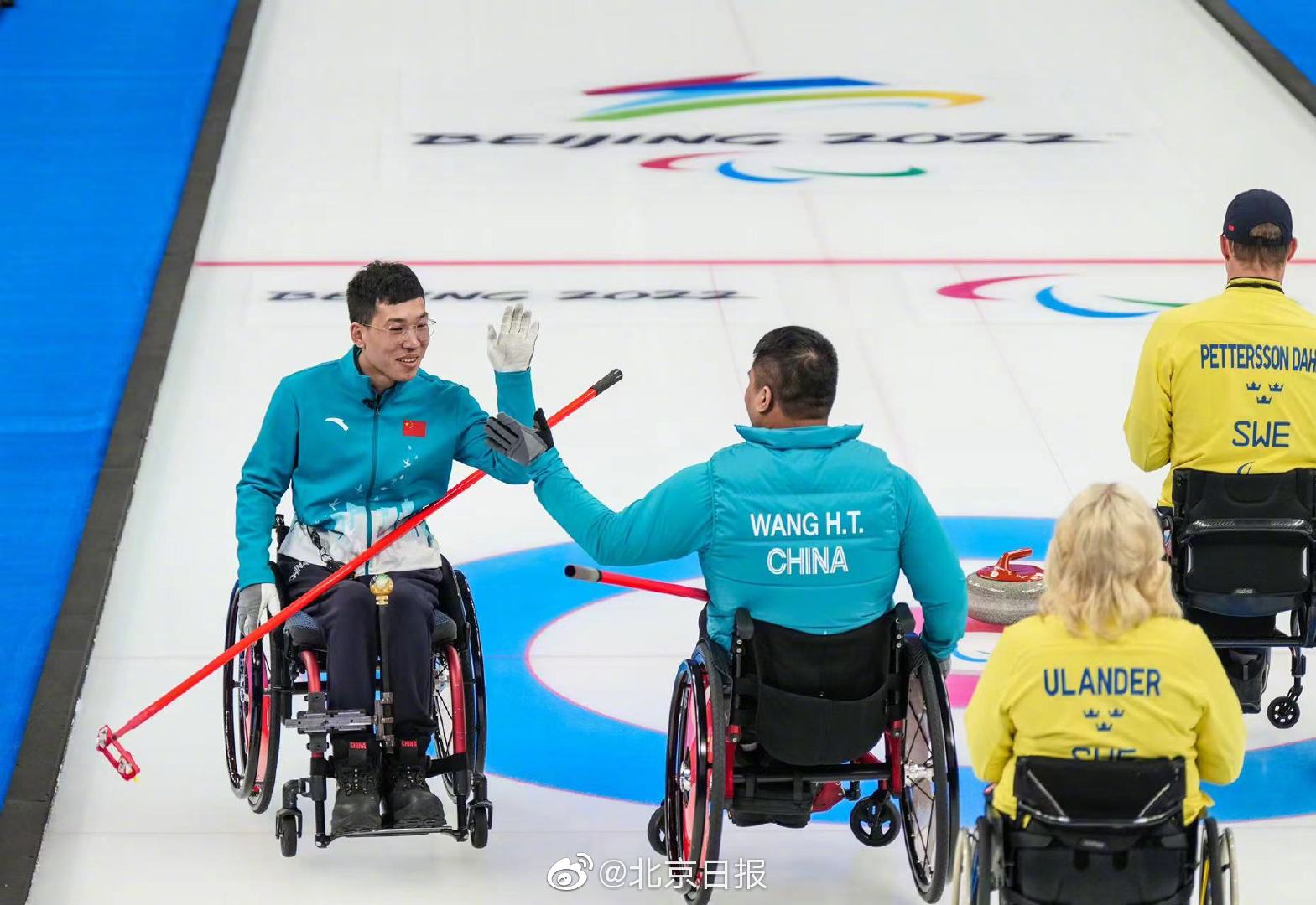 祝贺👏！中国轮椅冰壶队击败加拿大，成功卫冕世锦赛冠军🏆-直播吧