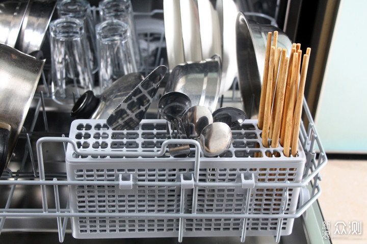 云米AI洗碗机Milano15套，让你饭后洗碗更轻松_新浪众测