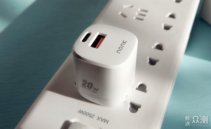 iPhone好搭档,南卡C2 20W双口快充充电器体验_新浪众测
